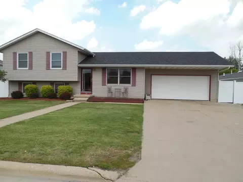 706 E Mckinley Rd, Ottawa, IL 61350 photo 1