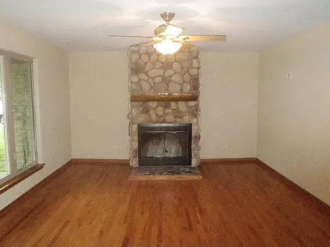 111 Heritage Dr, Minooka, IL 60447 photo 4