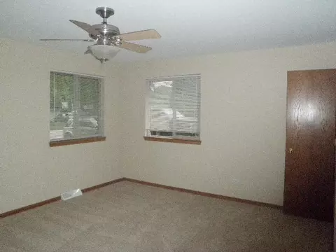 111 Heritage Dr, Minooka, IL 60447 photo 9
