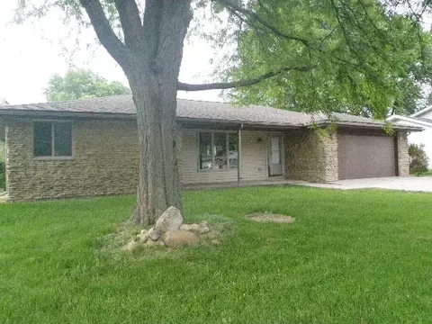 111 Heritage Dr, Minooka, IL 60447 photo 1
