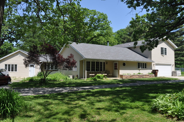 1920 Richton Rd, Steger, IL 60475 photo 1