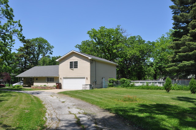 1920 Richton Rd, Steger, IL 60475 photo 2
