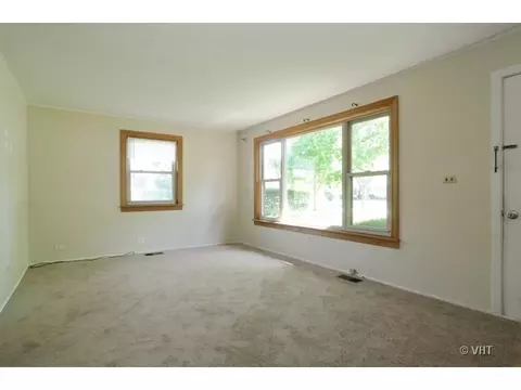 2500 Park St, Rolling Meadows, IL 60008 photo 2