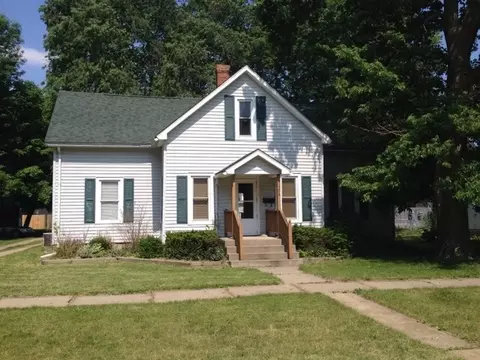 706 Main St, Henry, IL 61537 photo 1