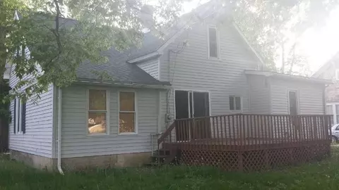 706 Main St, Henry, IL 61537 photo 2