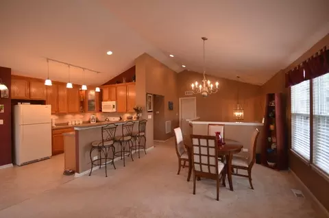448 Conservatory Ln, Aurora, IL 60502 photo 2