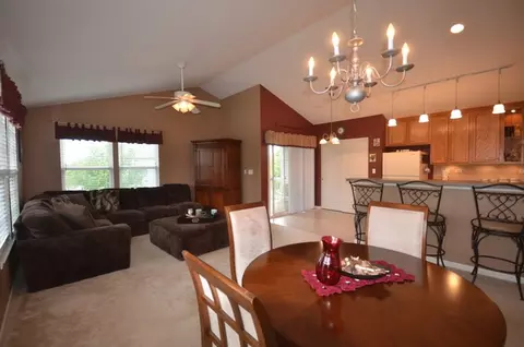 448 Conservatory Ln, Aurora, IL 60502 photo 4