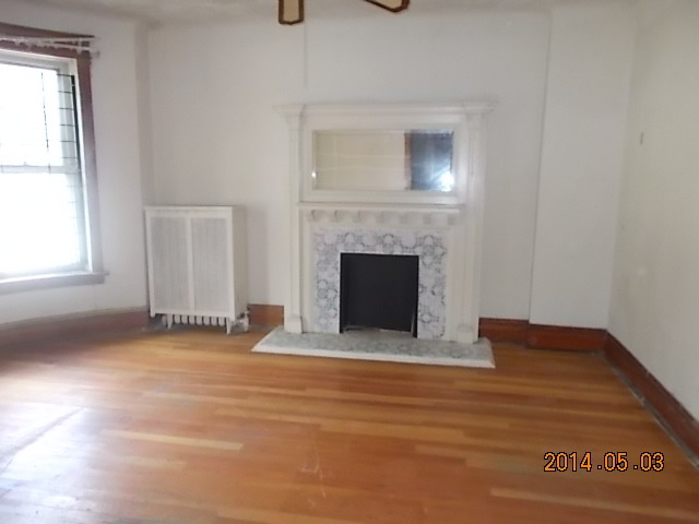 363 E 70th St, Chicago, IL 60637 photo 4