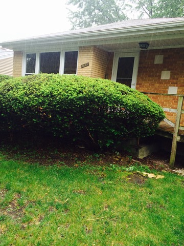 9133 Bartlett Ave, Brookfield, IL 60513 photo 2
