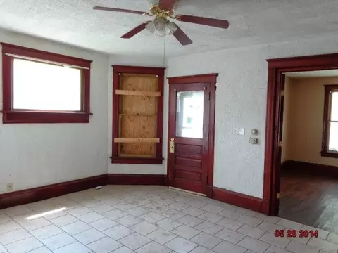 535 Mcclure Ave, Elgin, IL 60123 photo 2