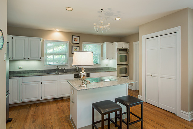 1833 Carlson Ln, Wheaton, IL 60187 photo 4