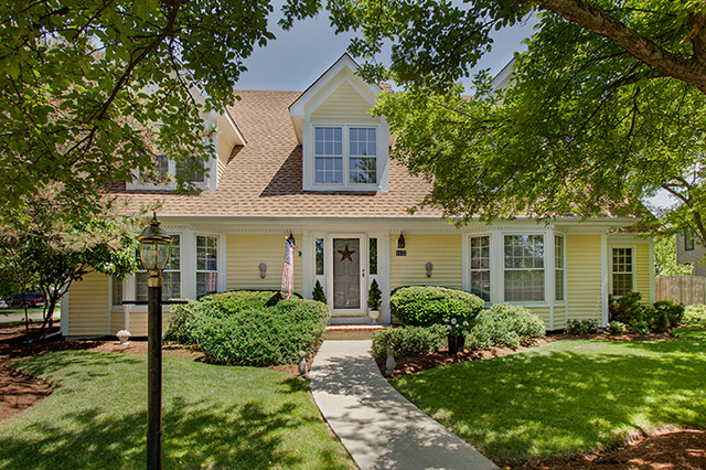 1833 Carlson Ln, Wheaton, IL 60187 photo 1