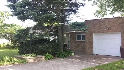 315 N Cedar St, Cedar Point, IL 61316 photo 1