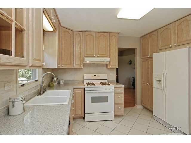 305 Bayberry Dr, Algonquin, IL 60102 photo 5