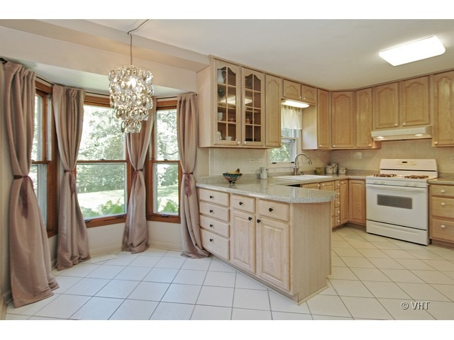 305 Bayberry Dr, Algonquin, IL 60102 photo 4