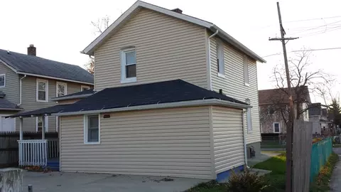 425 Beach St, Aurora, IL 60505 photo 3