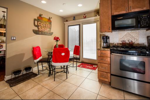 1381 Newcastle Ln, Bartlett, IL 60103 photo 3