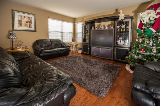1381 Newcastle Ln, Bartlett, IL 60103 photo 6