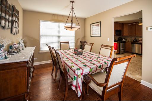 1381 Newcastle Ln, Bartlett, IL 60103 photo 4