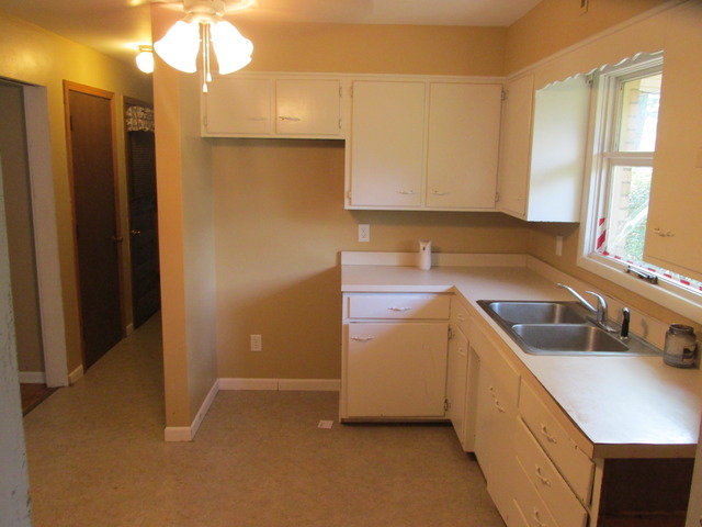1479 W Van Meter St, Kankakee, IL 60901 photo 5