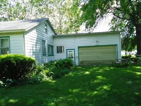 720 E 3rd St, Sandwich, IL 60548 photo 2