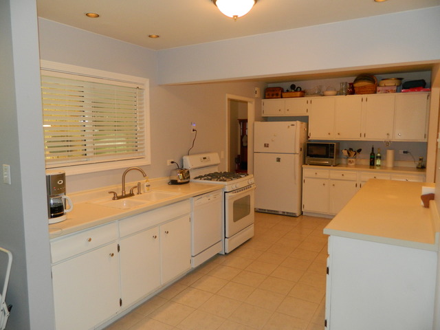 1945 Larchmont Rd, Hoffman Estates, IL 60169 photo 5