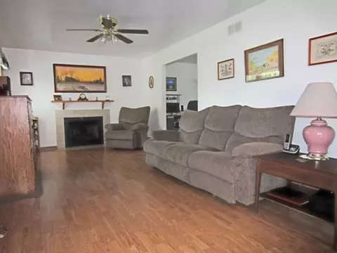 4223 Glenlo Dr, Plainfield, IL 60586 photo 9