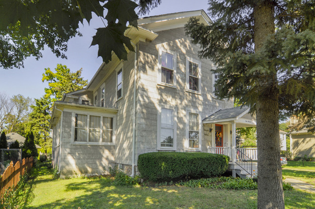 111 E Lincoln Ave, Wheaton, IL 60187 photo 2