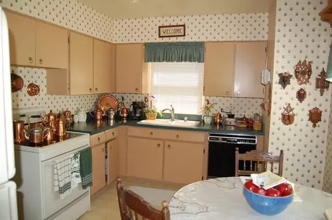543 E 10th St, Lockport, IL 60441 photo 2