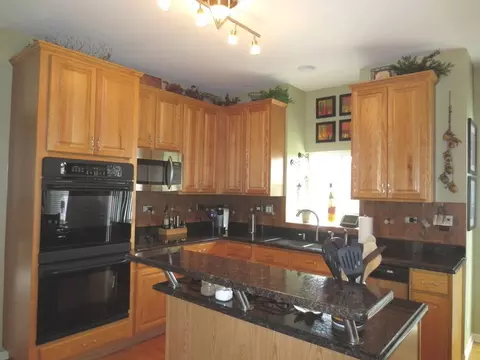 6911 Twin Falls Dr, Plainfield, IL 60586 photo 9