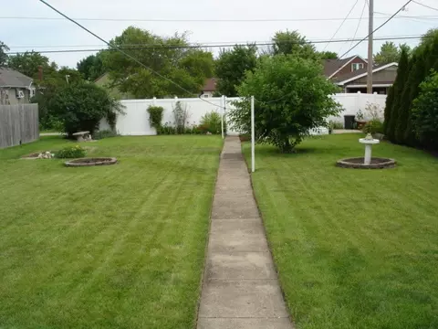 326 W 3rd St, Oglesby, IL 61348 photo 3