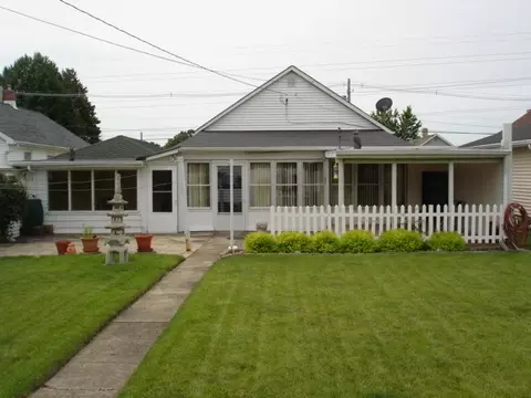 326 W 3rd St, Oglesby, IL 61348 photo 2