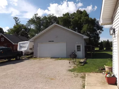 390 E Southmor Rd, Morris, IL 60450 photo 3