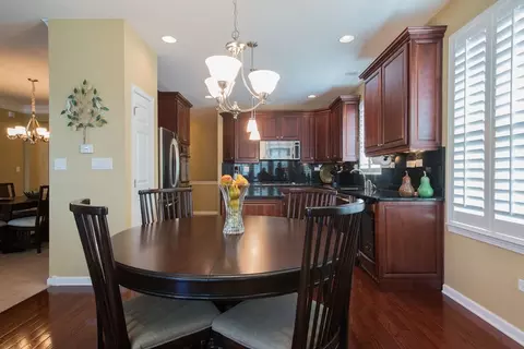 3865 Seigle Dr, Elgin, IL 60124 photo 8