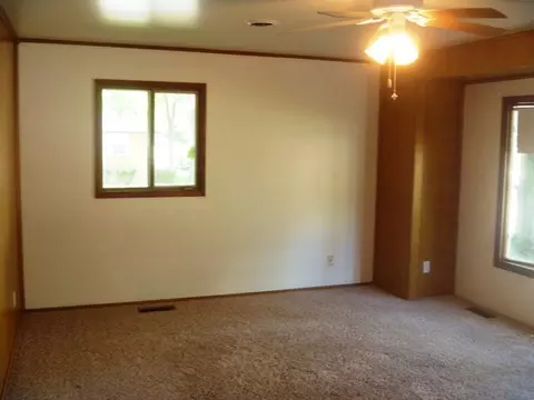 1801 Pike St, Peru, IL 61354 photo 8