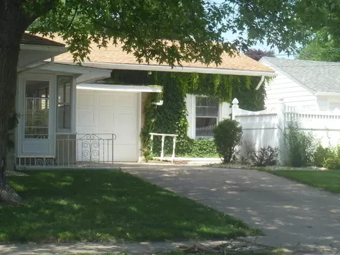 1801 Pike St, Peru, IL 61354 photo 2