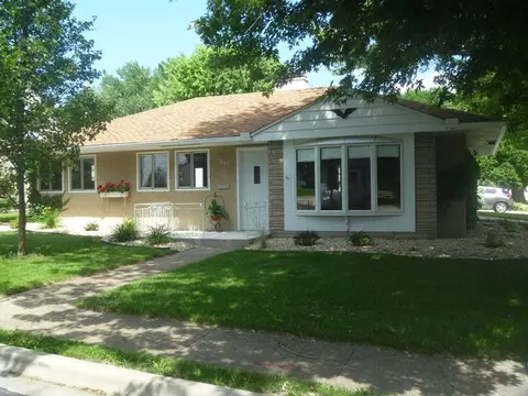 1801 Pike St, Peru, IL 61354 photo 1