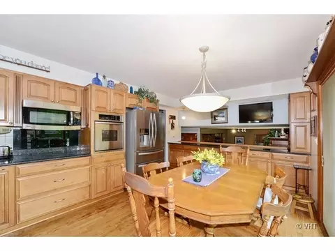 367 Birch Ct, Roselle, IL 60172 photo 4