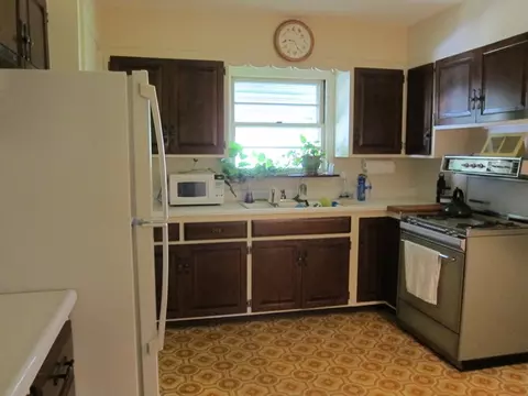 150 N 3rd Ave, Des Plaines, IL 60016 photo 4