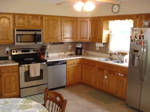 2321 12th St, Peru, IL 61354 photo 9