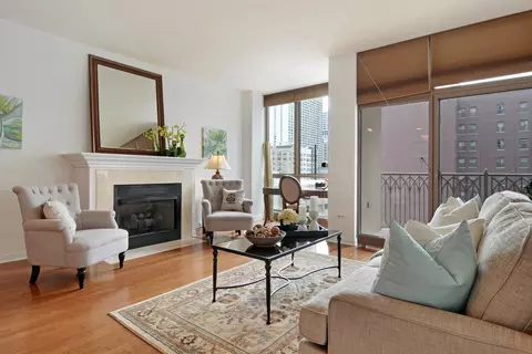 21 E Huron St #1103, Chicago, IL 60611 photo 3