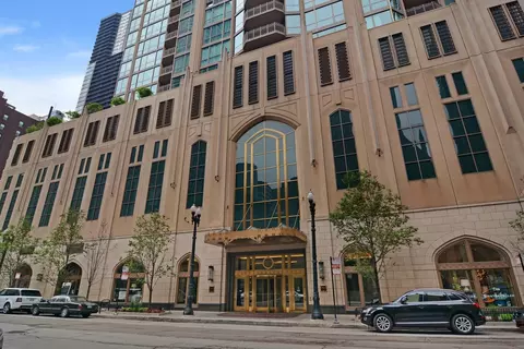 21 E Huron St #1103, Chicago, IL 60611 photo 1