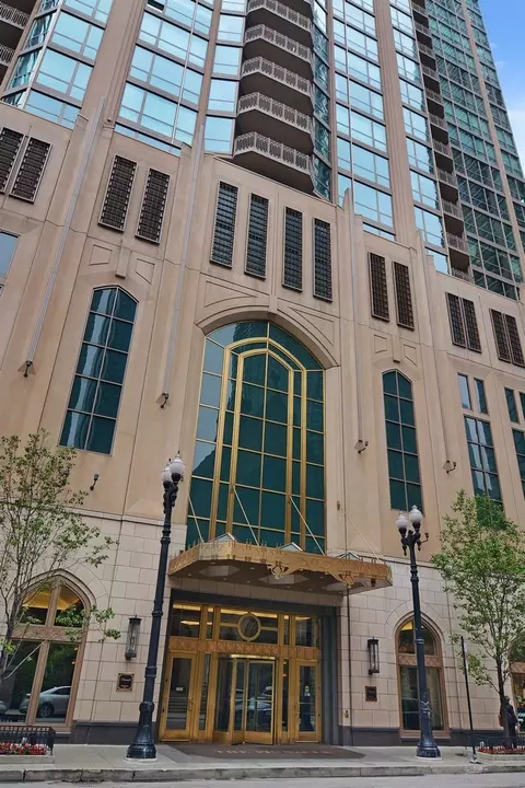 21 E Huron St #1103, Chicago, IL 60611 photo 35