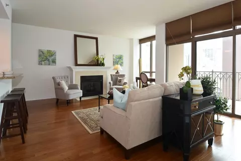 21 E Huron St #1103, Chicago, IL 60611 photo 5