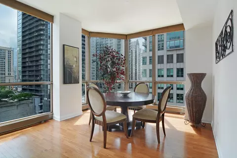 21 E Huron St #1103, Chicago, IL 60611 photo 9