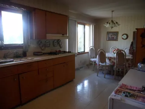549 E 4th St, Lockport, IL 60441 photo 4