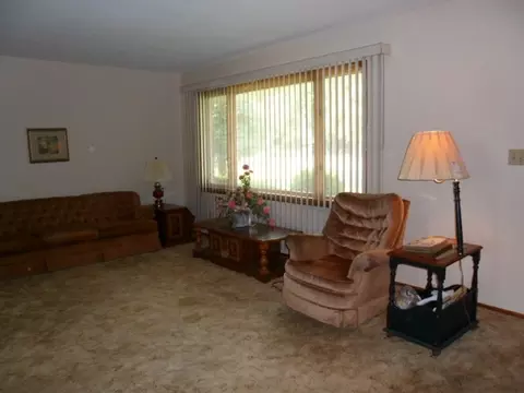 549 E 4th St, Lockport, IL 60441 photo 8