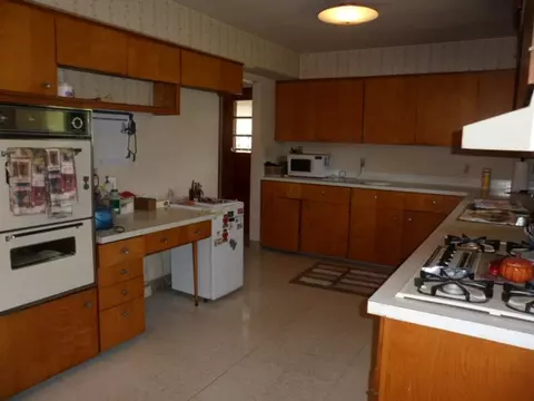 549 E 4th St, Lockport, IL 60441 photo 2
