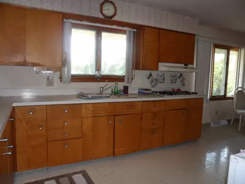 549 E 4th St, Lockport, IL 60441 photo 6
