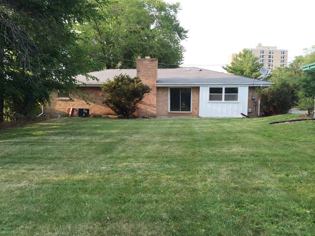 1023 Logan Ave, Belvidere, IL 61008 photo 2